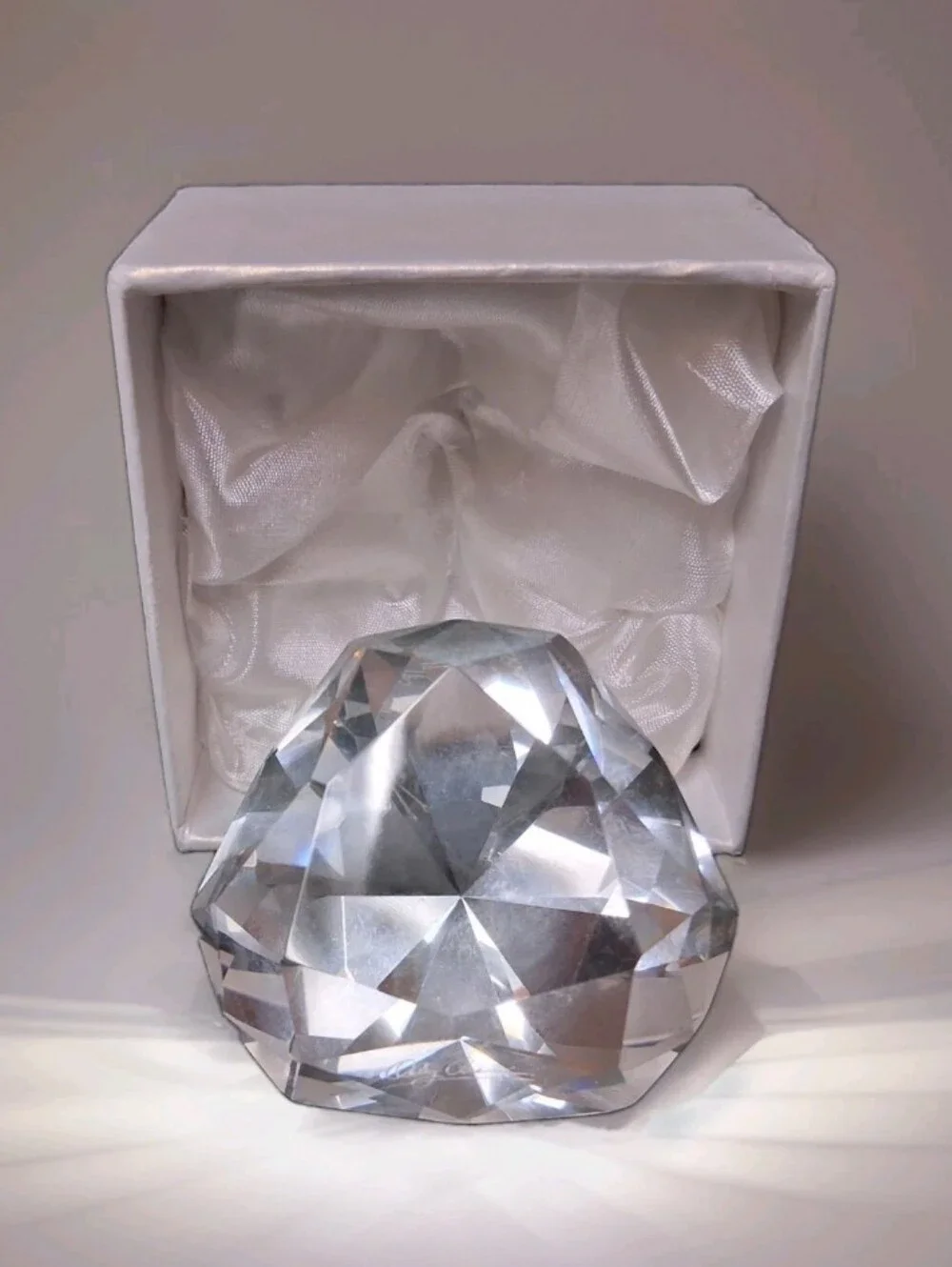 Oleg Cassini Crystal Paperweight Cut Diamond Hexagon Clear 2” 131551